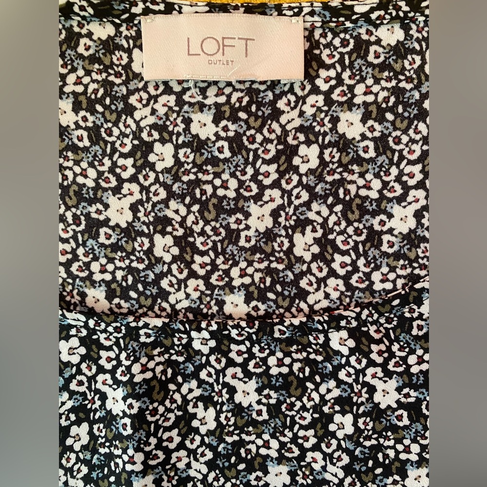 LOFT Black and White Floral Blouse - Picture 8 of 8